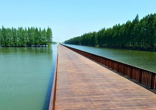 Hubei Qianjiang imitación del paseo marítimo de madera