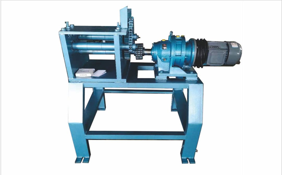 Máquina para redondeo de bandas de acero
