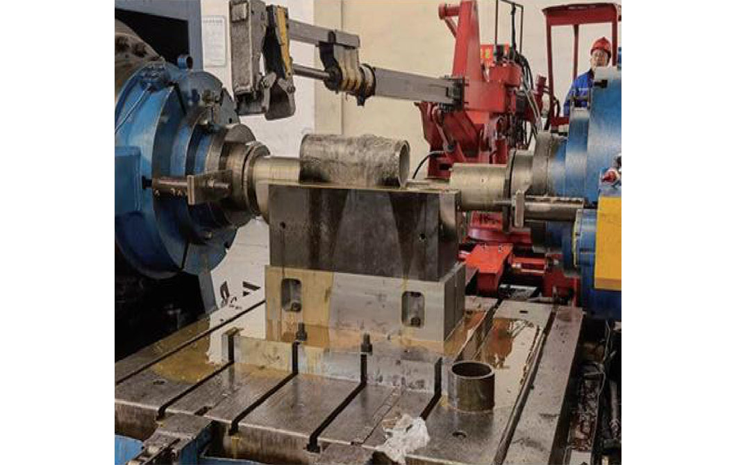 45 °Seamless Diagonal Tee Research and Development (en inglés)
